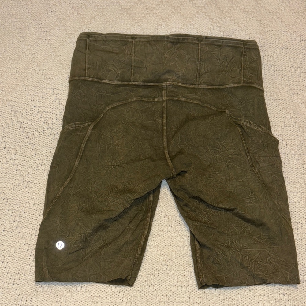 Lululemon Olive Green Women's Shorts - size 8 - Picture 4 of 10